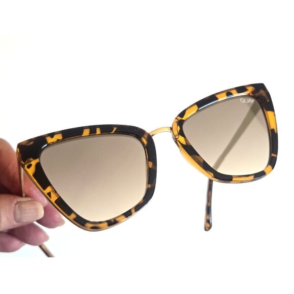 Quay Australia Reina Mini Cat Eye Sunglasses Tortoise Shell Mirrored Womens - Picture 7 of 8